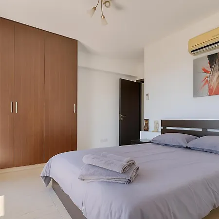公寓 Sunflight 01b One Bedroom 拉纳卡